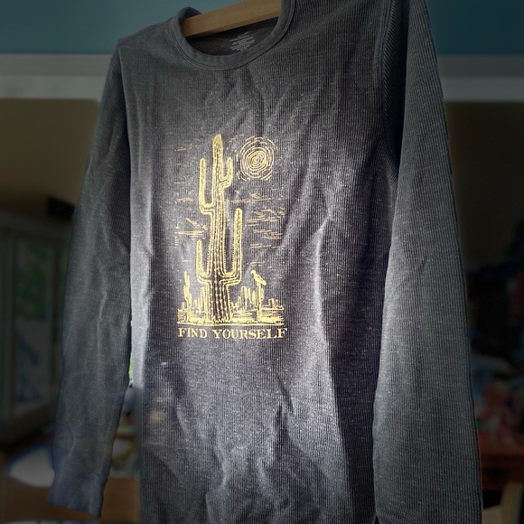 Here is a Sonoma-brand lovely long-sleeve charcoal gray shirt! - Picture 1 of 3